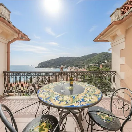 Historic Castle 2 - Sea View & Terrace Apartment *