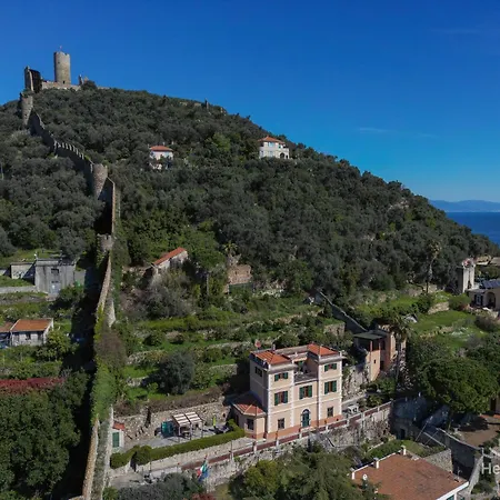 Historic Castle 2 - Sea View & Terrace Apartment Noli