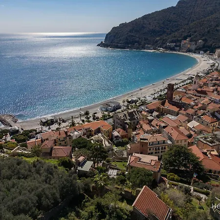 Historic Castle 2 - Sea View & Terrace Apartment *